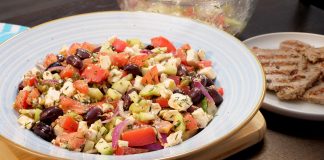 Salata greceasca Dakos