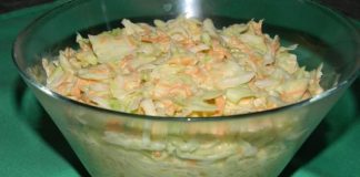 Salata Coleslaw nelipsita de pe masa de Revelion