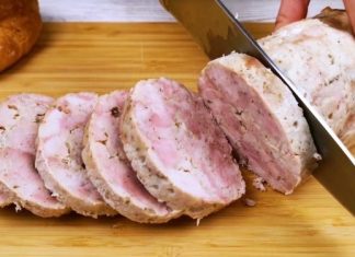 Rețetă simplă de ruladă din carne de pui, preparată acasă