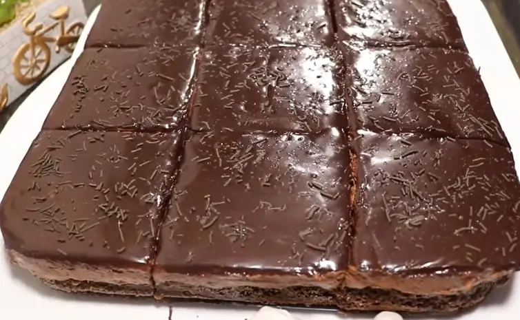 Prăjitură de casă Kinder cu ciocolată 