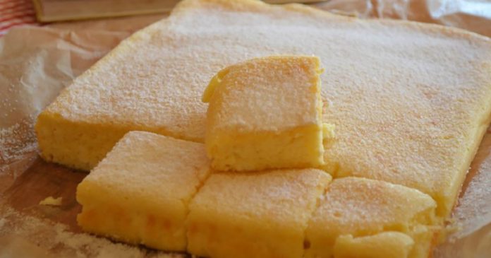 Prăjitură cu Brânză Dulce si Stafide - Rețetă Rapidă și Ușoară