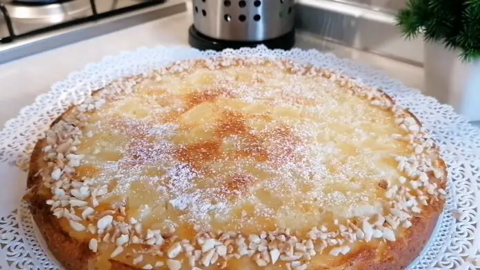 Delicioasa Prăjitură "2 Mere" - O Delicatesă Simplă și Ușor de Pregătit