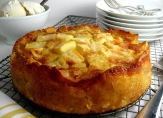 Tort Delicios cu Mere și Vanilie - O Rețetă Simplă, Rapidă si Usor de Pregătit