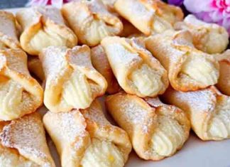 Bucură-te de delicioșii biscuiți cu vanilie și umplutură de brânză - o gustare crocantă și ușor de preparat