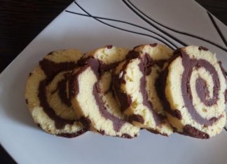 Descoperă Reteta de Rulada Delicioasă de Cremă de Cacao și Rom