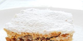 Weekendul trecut, am avut parte de o surpriză minunată la bunici! O prăjitură cu mere, extrem de răcoritoare și sănătoasă, fără aditivi alimentari