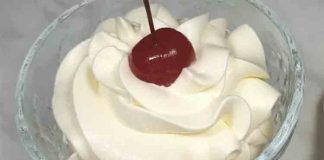 Retetă simplă de cremă de smantană cu doar 2 ingrediente - Ideal pentru prăjituri si torturi delicioase