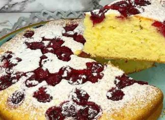 Descoperă Prăjitura Delicioasă cu Cirese si Chefir - Gustosă și Foarte Aromată