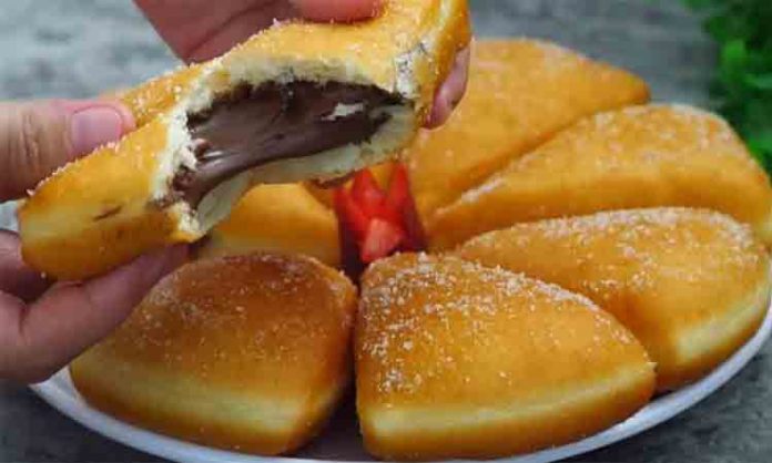 Gogoși delicioase umplute cu ciocolată - Ușor de preparat