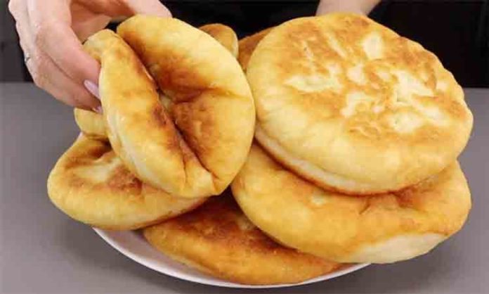 Descoperă reteta de Plăcinte cu Brânză - Aluatul din Cartofi, Secretul Delicios