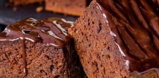 Rețetă Simplă de Negresă cu Glazură de Ciocolată : Delicioasă și Ușor de Preparat