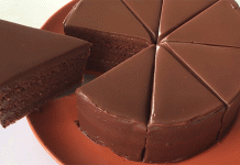 Tort cu ciocolată - Reteta de cofetărie pentru o experientă dulce unică
