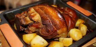 Rețetă delicioasă de Ciolan de Porc la Cuptor în Bere Neagră