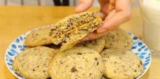 Descoperă reteta de Biscuiți cu Ciocolată: Savurați Gustul Lor Pufos și Textura Lor Moale
