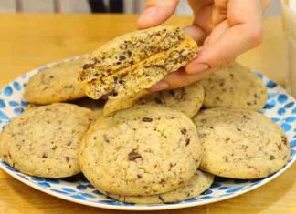 Descoperă reteta de Biscuiți cu Ciocolată: Savurați Gustul Lor Pufos și Textura Lor Moale