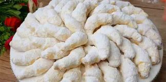 Cornulete delicioase în formă de semilună - Rețetă traditională și apreciată de toți