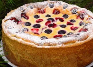 Prajitura Cu Brânză Dulce de Vaci și Fructe de Pădure - Un deliciu gustos si usor de preparat
