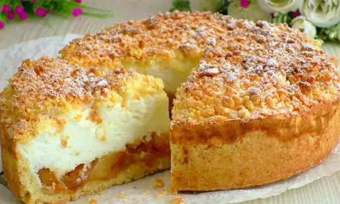 Plăcintă cu Mere și Cremă de Smântână - Delicioasă și Aromată