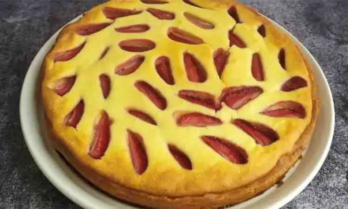 Prajitură cu branză de vaci si fructe proaspete - O delicatesă cremoasă si delicioasă