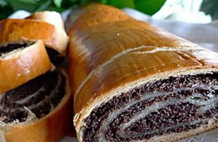 Rulada cu umplutura bogata de mac - baigli