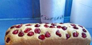Descoperă rețeta de pandișpan pufos cu cirese - Simplu și delicios