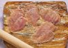Descoperă secretele pentru a pătrunde și a aromatiza carnea înainte de a o da prin făină sau ou pentru un șnițel delicios și fraged.
