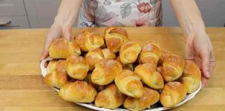 Mini Croissante cu Fructe la Cuptor- Gata în 50 de Minute