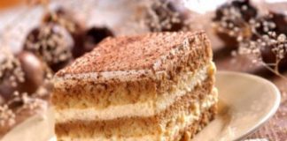 Delicioasa prăjitură cu cremă de frișcă - O rețetă simplă și irezistibilă pentru întreaga familie
