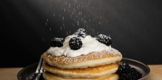 Descoperă rețeta perfectă pentru clătite americane