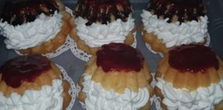 Savarinele de casă sunt atât de delicioase încât nu te vei putea sătura de ele - insiropate si cremoase