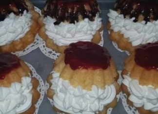 Savarinele de casă sunt atât de delicioase încât nu te vei putea sătura de ele - insiropate si cremoase