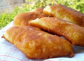 Gogoși cu Brânză Sărată - Rețeta Clasică a Bunicilor