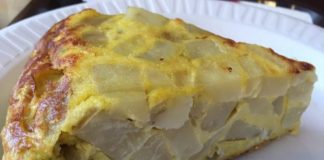 Rețetă Traditională de Plăcintă Tărănească cu Cartofi si Cașcaval