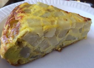 Rețetă Traditională de Plăcintă Tărănească cu Cartofi si Cașcaval