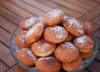 Descoperă cum să pregătești cele mai simple și delicioase gogoși, perfecte pentru a-ți aminti de gusturile copilăriei.