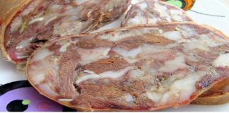 Tobă de Casă: Rețeta Tradițională cu Ciolan și Urechi de Porc