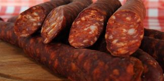 Cârnați de Casă: Rețetă de Cârnați Crud-Uscați