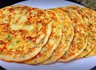 Cu doar un ou și un pahar de chefir pregatim cele mai delicioase si fragede clătite sărate