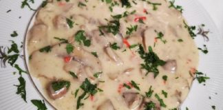 Rețetă Delicioasă de Pipote cu Ciuperci și Smântână