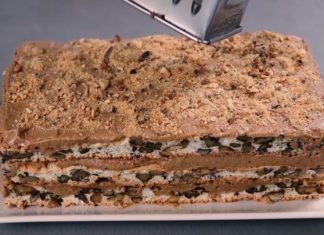 Desert de Casă Fără Făină: Blaturi de Bezea cu Nucă și Cremă de Ciocolată