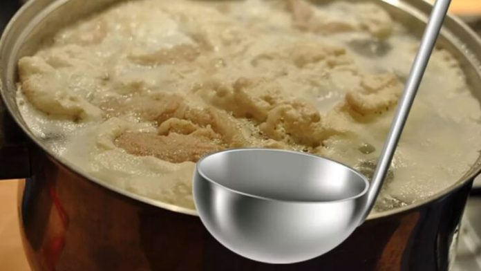 Cum să salvezi supa dacă ai uitat să spumezi carnea: Trucuri rapide și eficiente