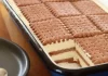 Prăjitură Fără Coacere cu Biscuiți și Brânză de Vaci – Rapidă și Delicioasă